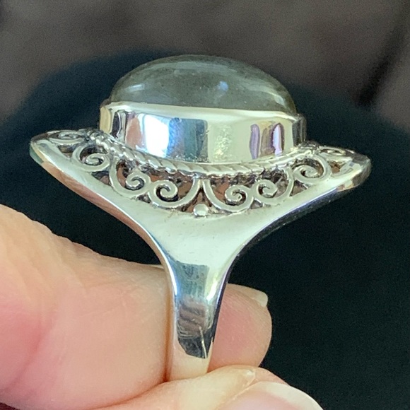 Labradorite Sterling Silver Ring - Picture 5 of 15
